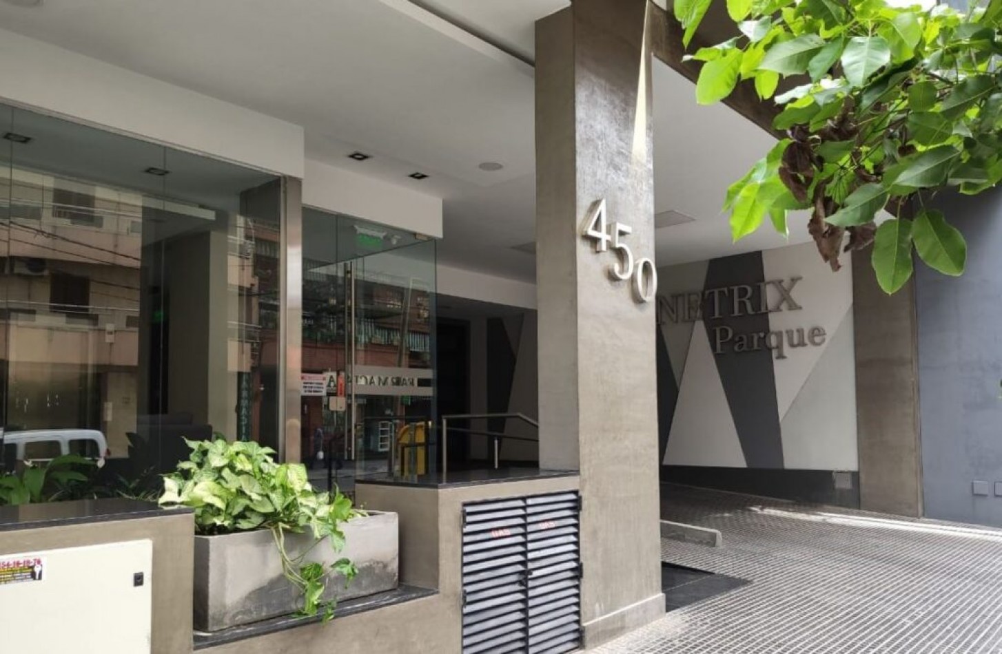 COCHERAS EN VENTA EDIFCIO BALCARCE 450