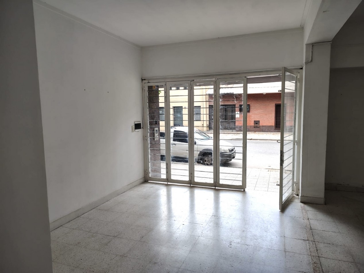 Alquiler | Local comercial a la calle San luis al 200 