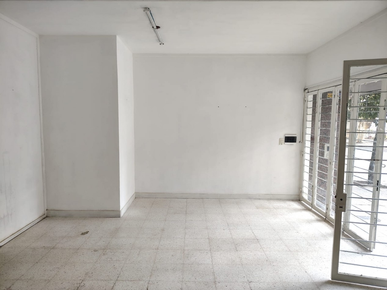Alquiler | Local comercial a la calle San luis al 200 