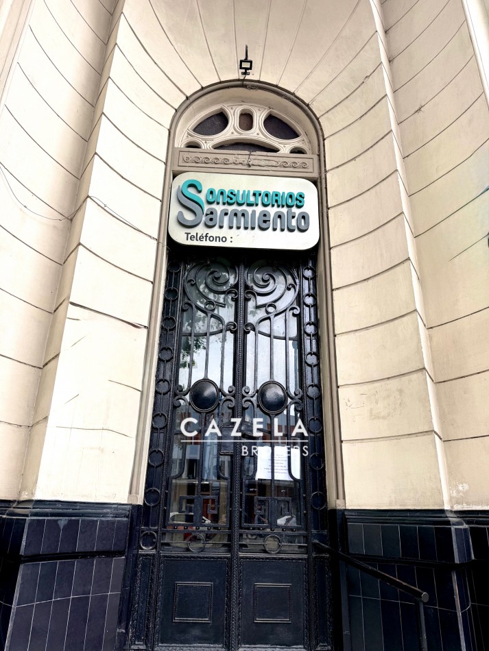 Casa en alquiler comercial Av. Sarmiento 1254