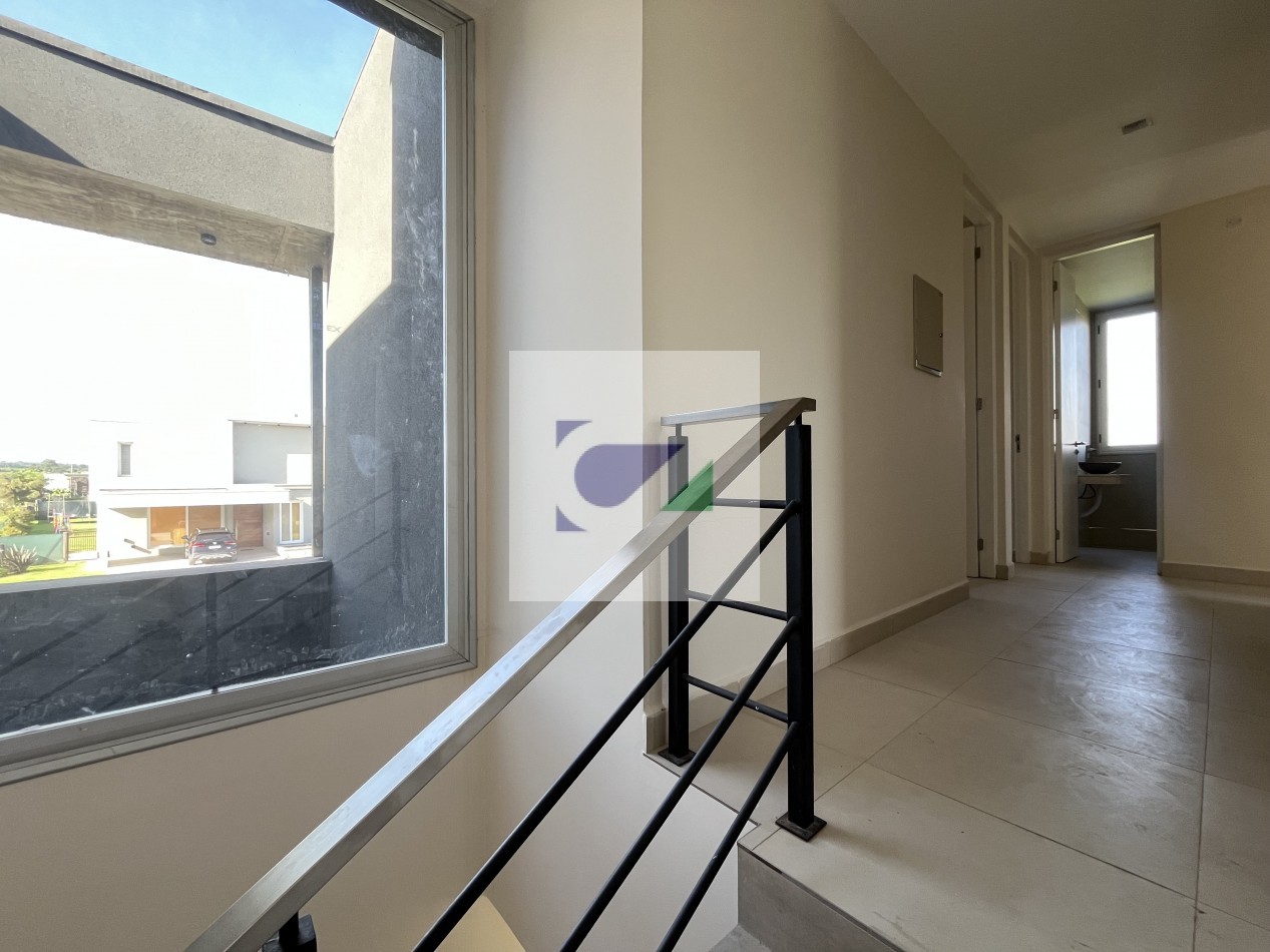 CASA A ESTRENAR EN VENTA BARRIO PRIVADO EL PORTILLO 