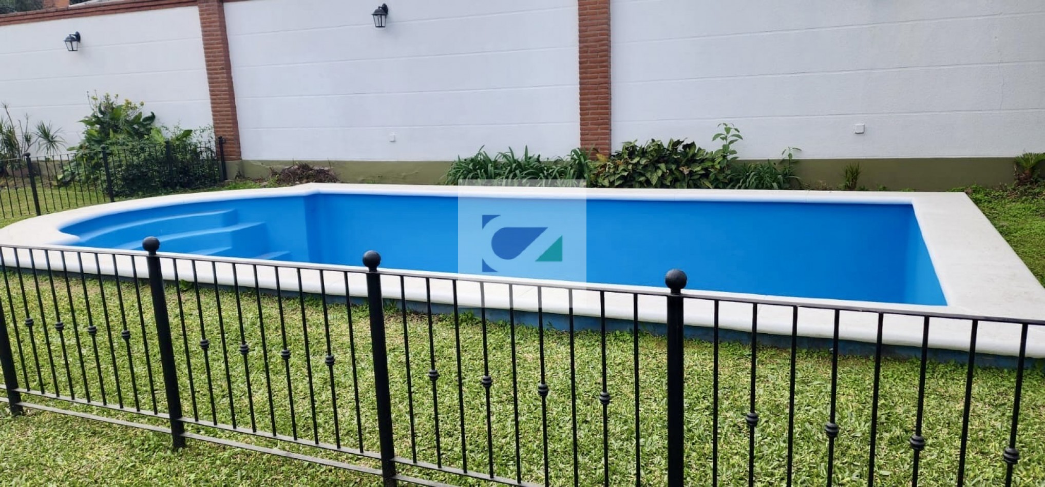 CASA EN VENTA A METROS DE AV. ACONQUIJA AL 2800