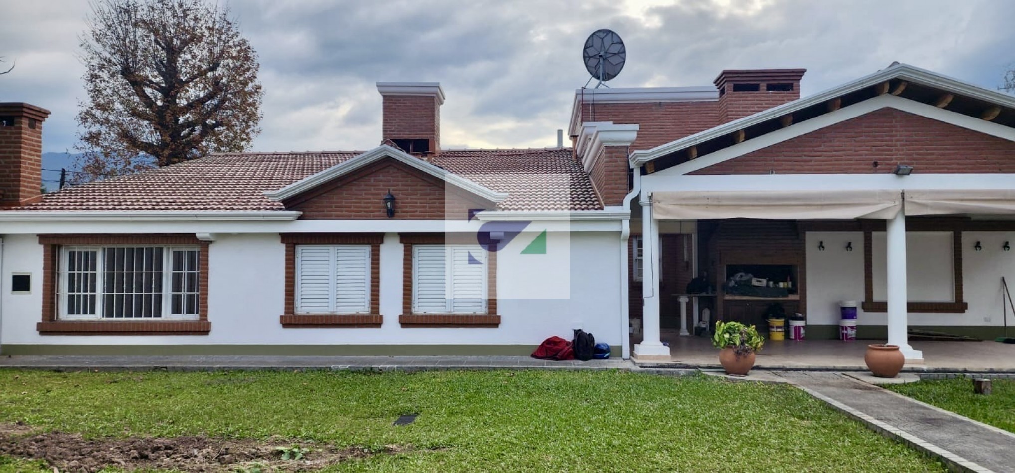 CASA EN VENTA A METROS DE AV. ACONQUIJA AL 2800