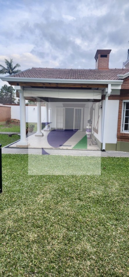 CASA EN VENTA A METROS DE AV. ACONQUIJA AL 2800