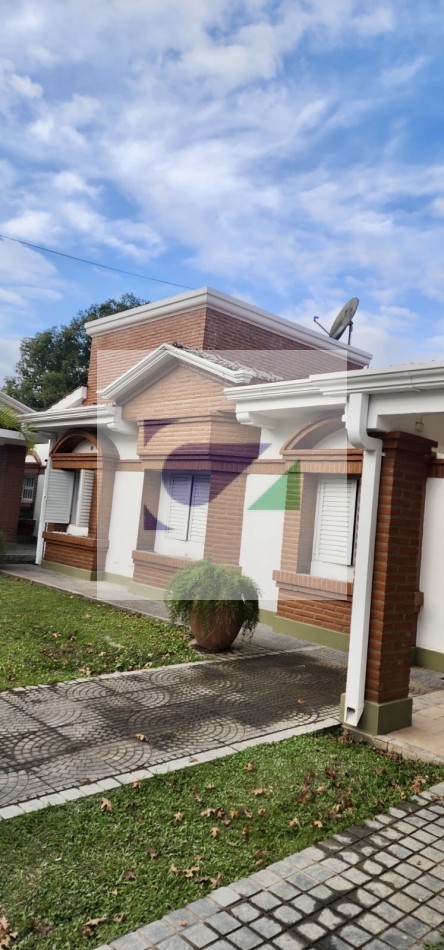 CASA EN VENTA A METROS DE AV. ACONQUIJA AL 2800