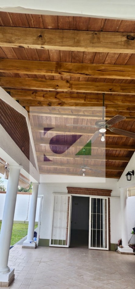 CASA EN VENTA A METROS DE AV. ACONQUIJA AL 2800