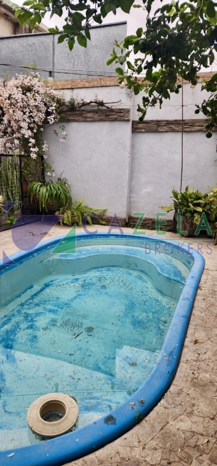 CASA EN VENTA EN PASAJE FERNANDEZ AL 4000