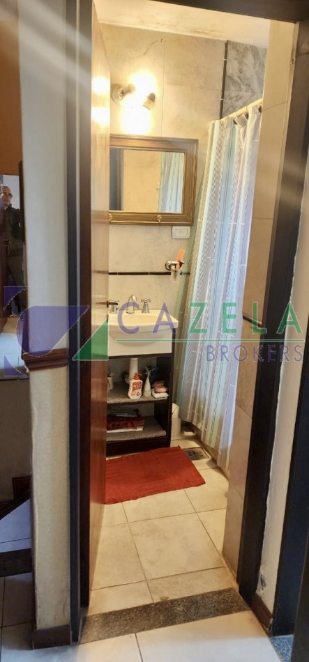 CASA EN VENTA EN PASAJE FERNANDEZ AL 4000