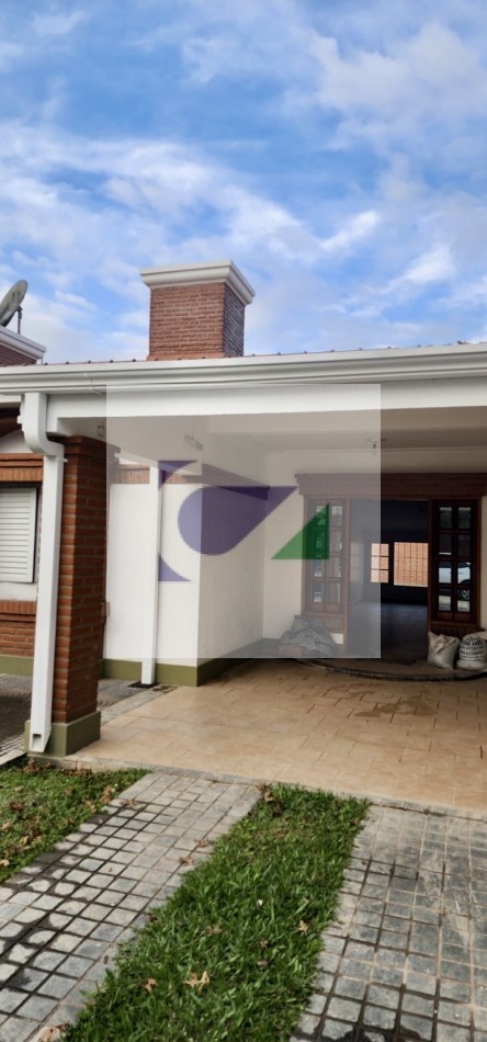 CASA EN VENTA A METROS DE AV. ACONQUIJA AL 2800