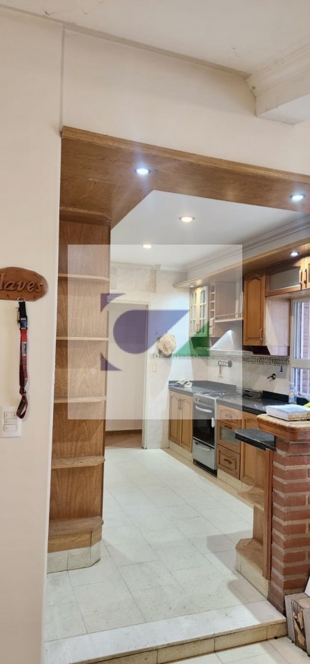 CASA EN VENTA A METROS DE AV. ACONQUIJA AL 2800