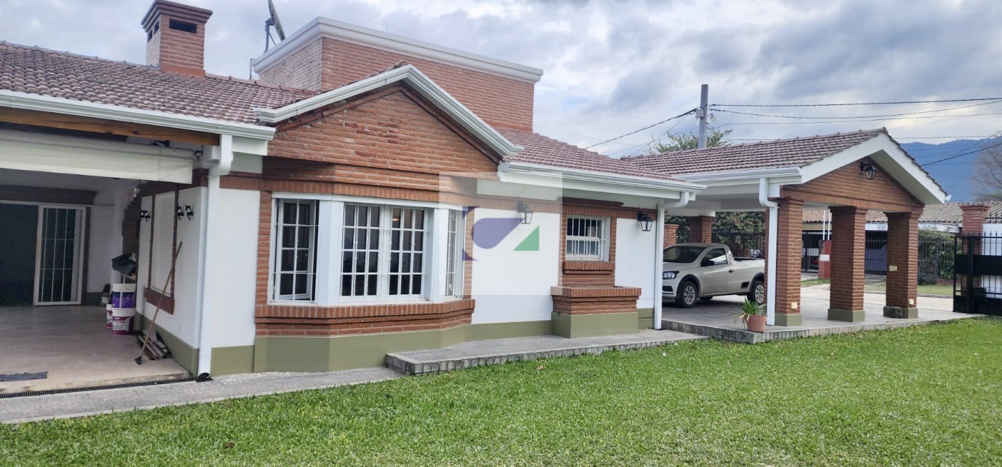 CASA EN VENTA A METROS DE AV. ACONQUIJA AL 2800