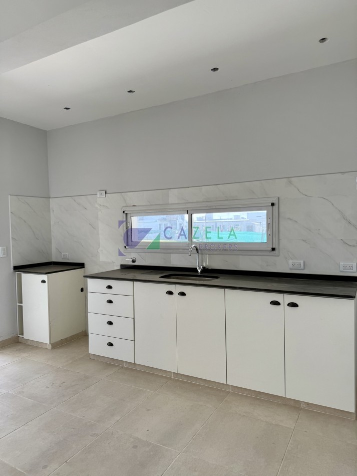 CASA EN VENTA EN BARRIO PRIVADO LAS CAÑAS