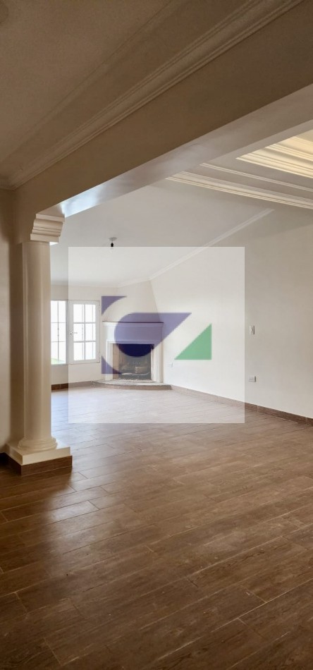 CASA EN VENTA A METROS DE AV. ACONQUIJA AL 2800