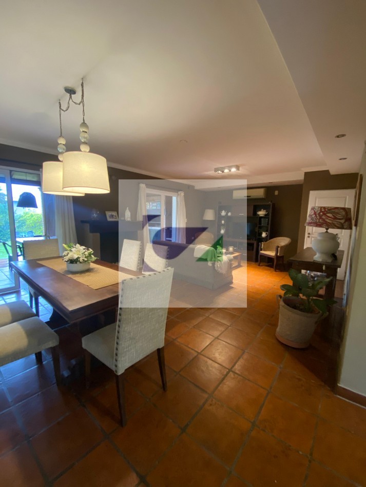 CASA EN VENTA EN COUNTRY DEL PILAR