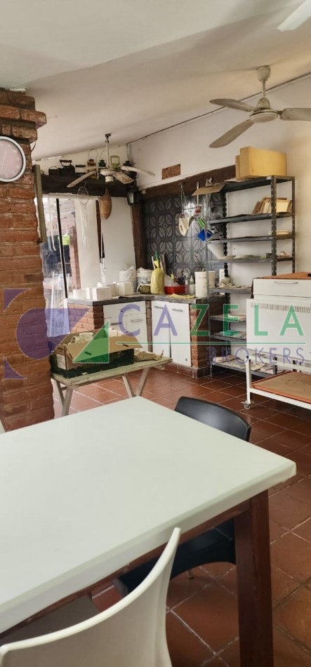 CASA EN VENTA EN PASAJE FERNANDEZ AL 4000