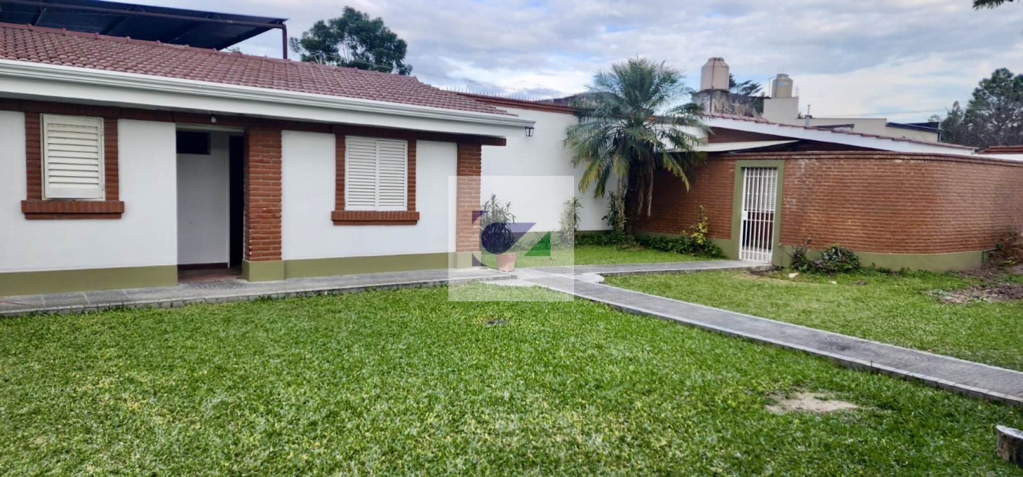 CASA EN VENTA A METROS DE AV. ACONQUIJA AL 2800