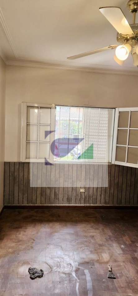 CASA EN VENTA A METROS DE AV. ACONQUIJA AL 2800