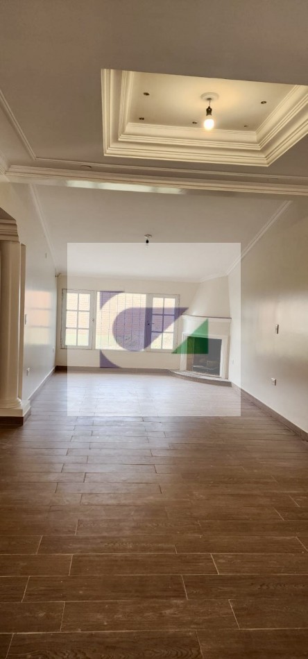 CASA EN VENTA A METROS DE AV. ACONQUIJA AL 2800