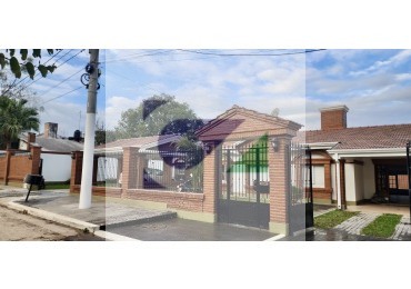 CASA EN VENTA A METROS DE AV. ACONQUIJA AL 2800